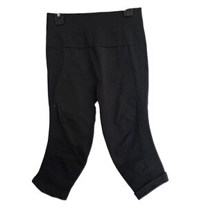 Lululemon activewear Black Seamless Ribbed Capri Leggings Workout Gym Athletic